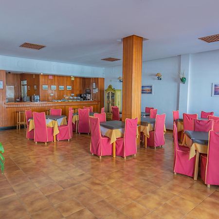 Hotel Tres Jotas Conil Conil De La Frontera Dış mekan fotoğraf