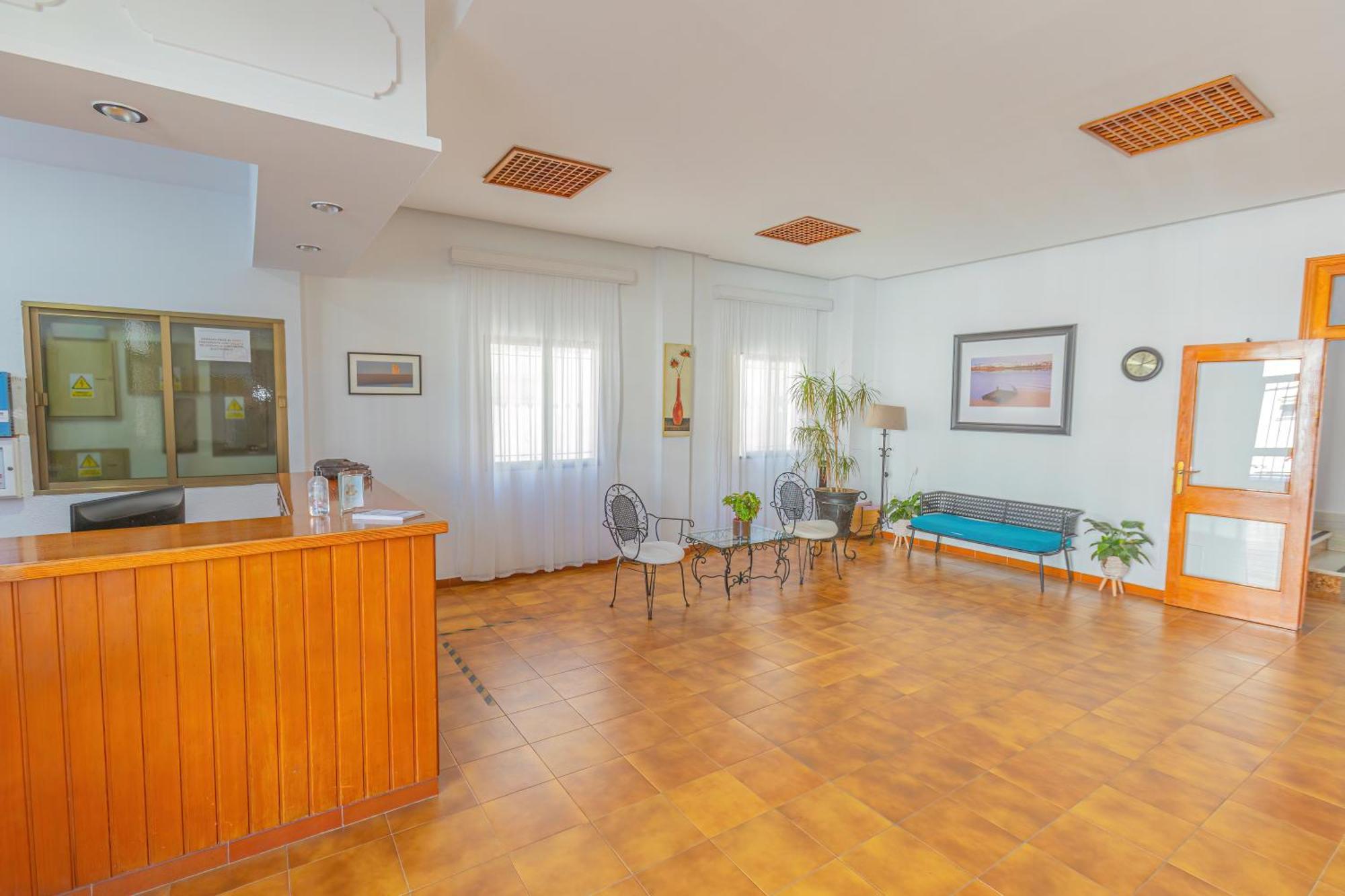 Hotel Tres Jotas Conil Conil De La Frontera Dış mekan fotoğraf