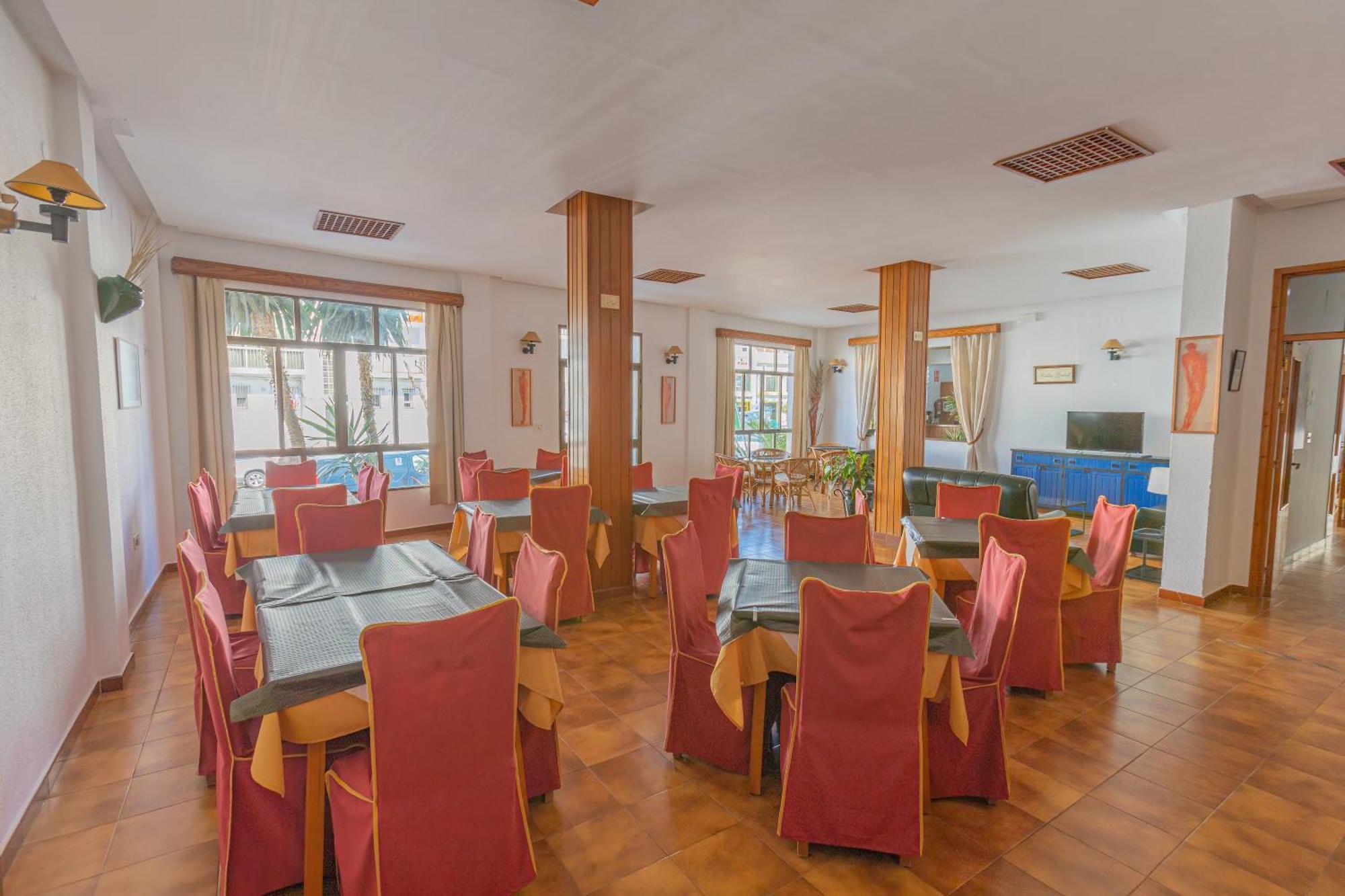 Hotel Tres Jotas Conil Conil De La Frontera Dış mekan fotoğraf