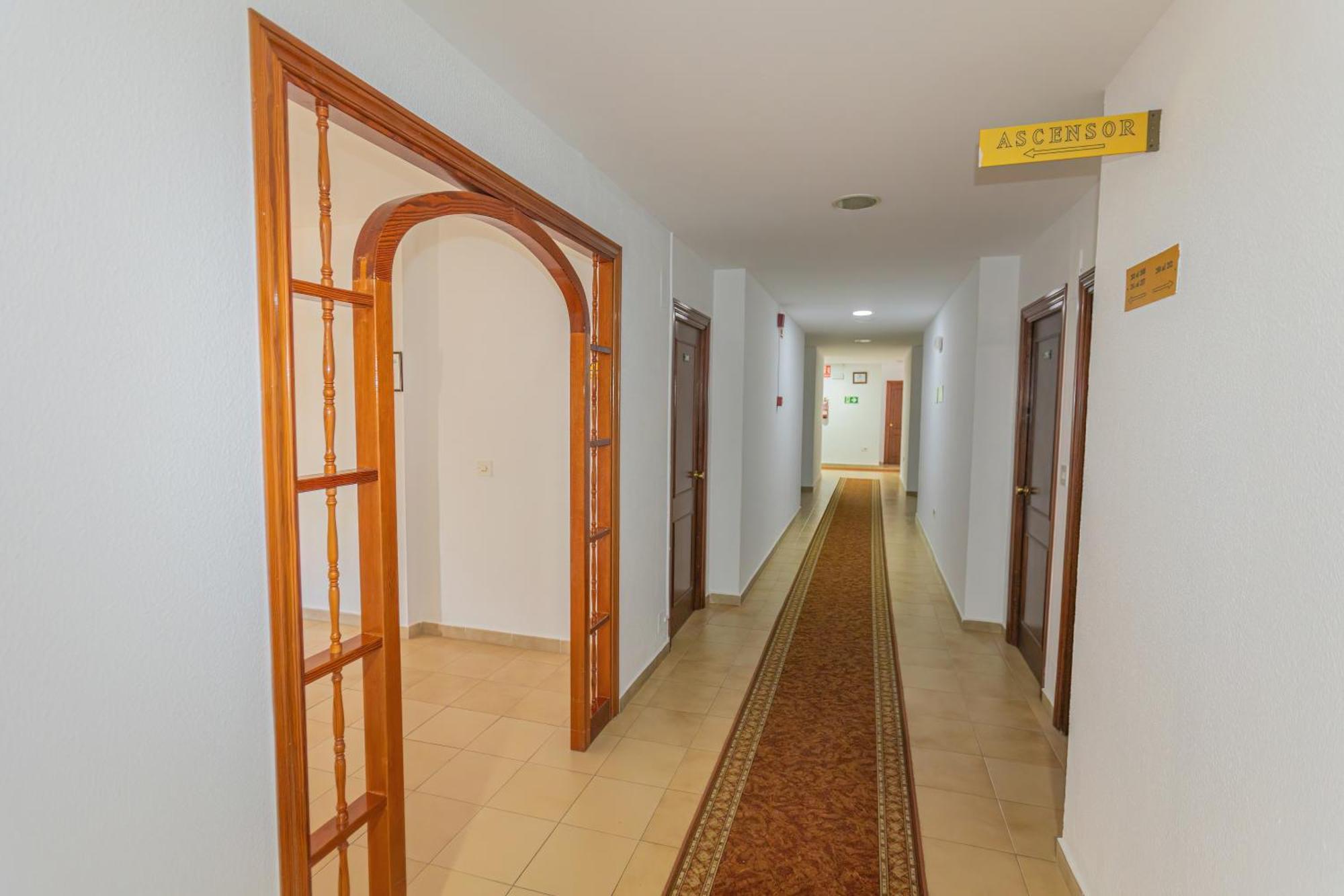 Hotel Tres Jotas Conil Conil De La Frontera Dış mekan fotoğraf