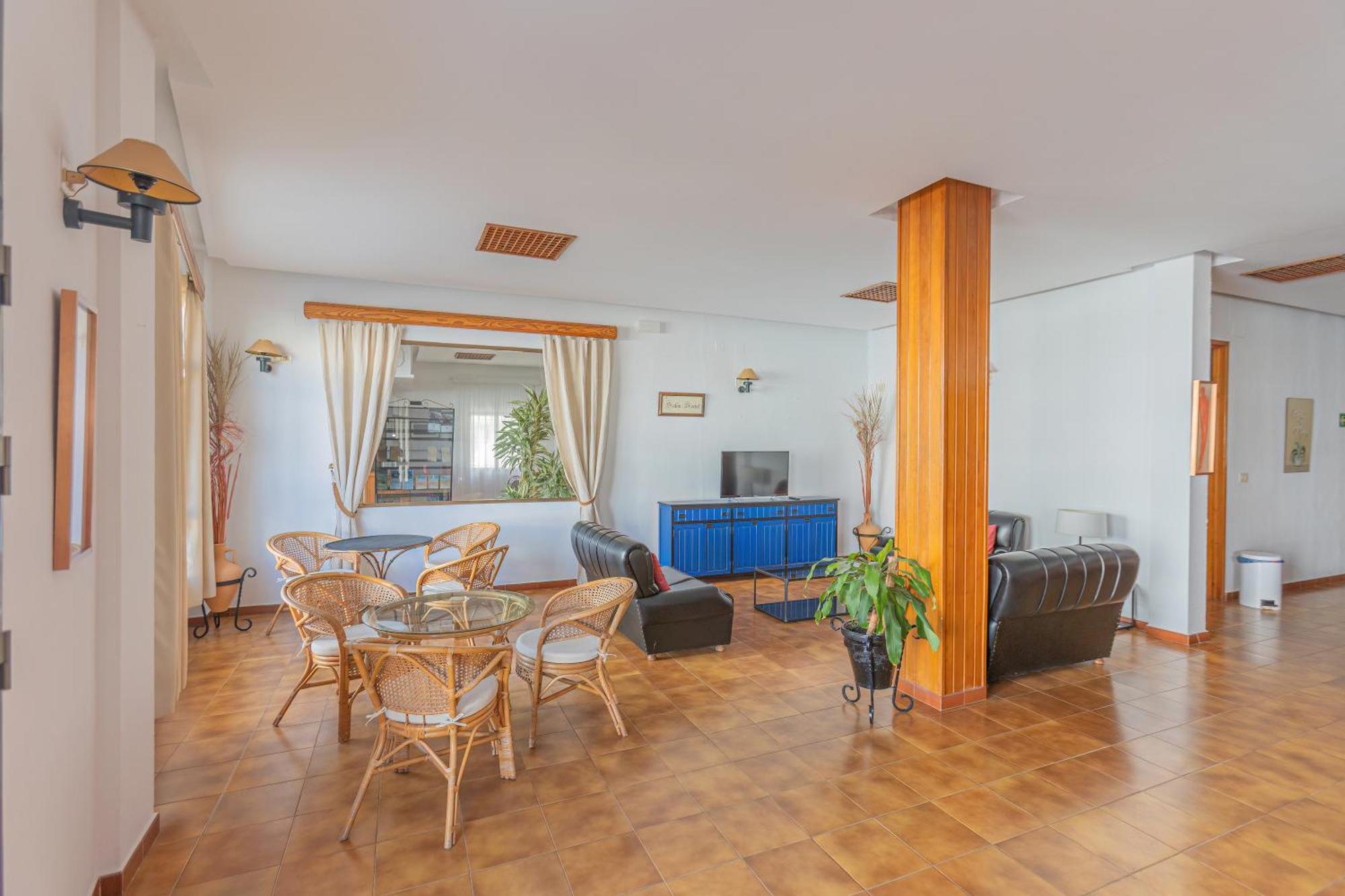 Hotel Tres Jotas Conil Conil De La Frontera Dış mekan fotoğraf