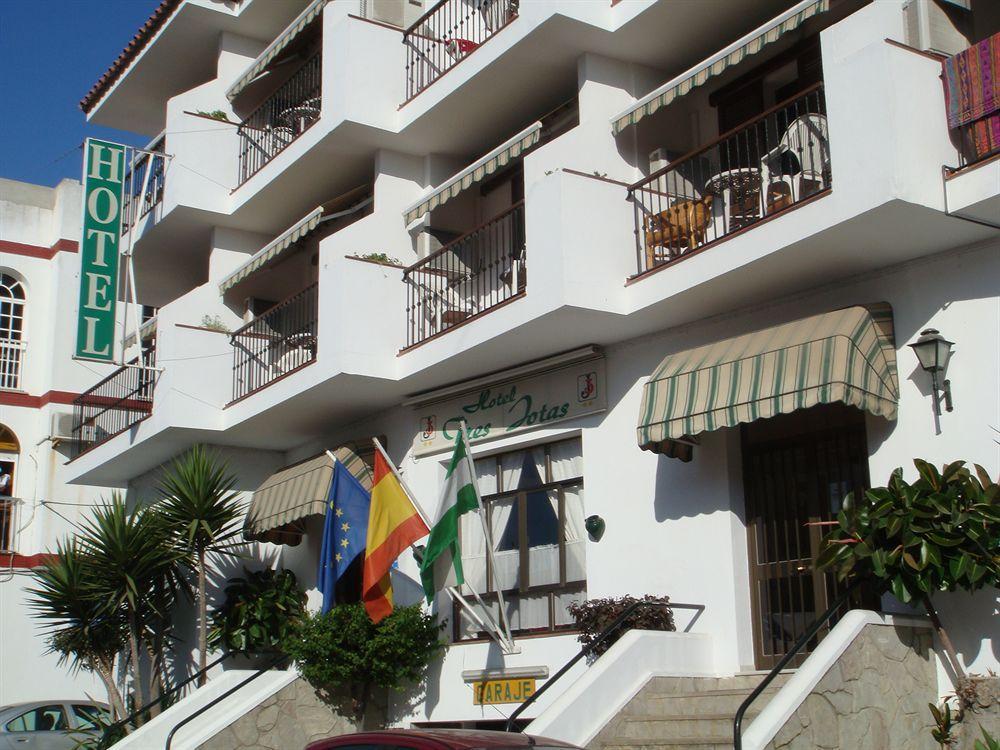 Hotel Tres Jotas Conil Conil De La Frontera Dış mekan fotoğraf