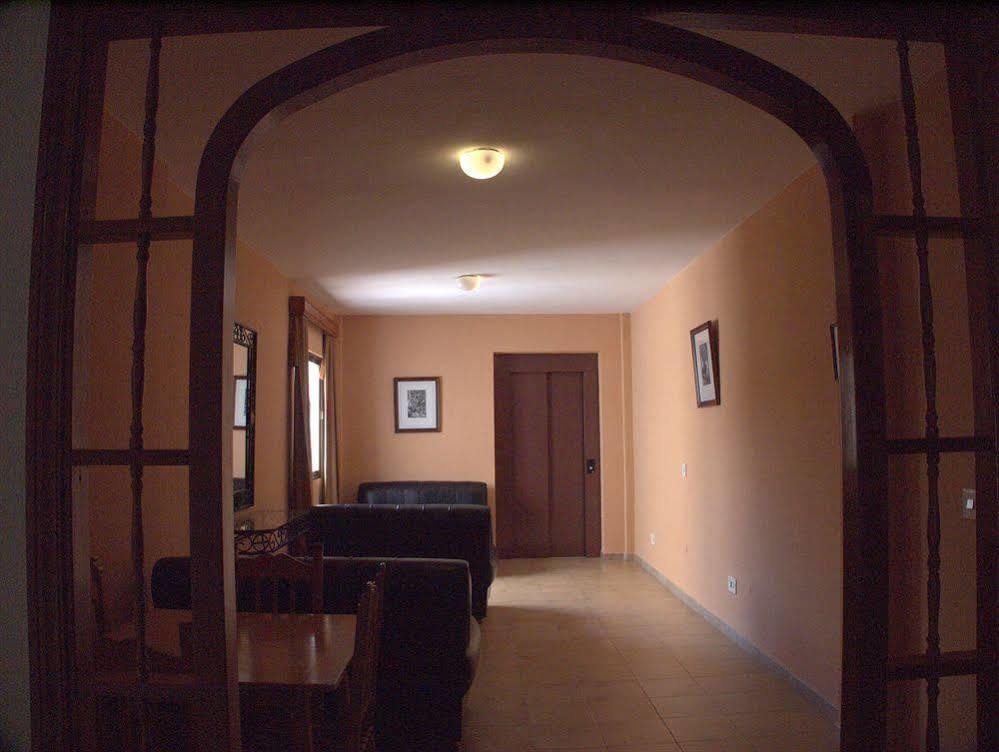 Hotel Tres Jotas Conil Conil De La Frontera Dış mekan fotoğraf